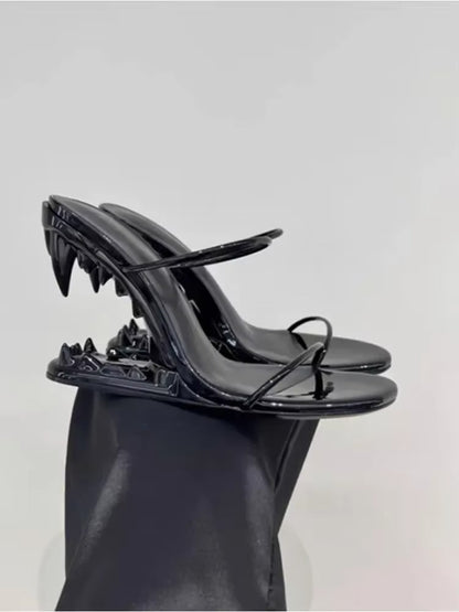 2025 Summer New Metal Tiger Teeth Single Shoes